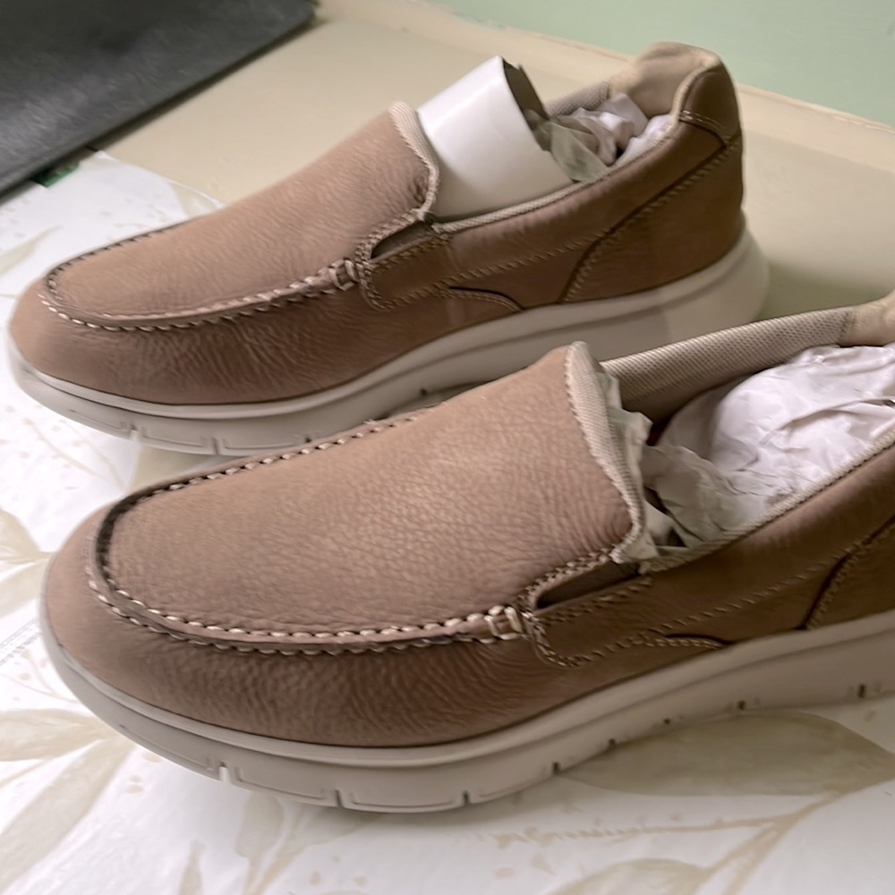 Men’s Rockport Primetime Casual Moccasins; size 9.5 M. Taupe. Brand new in box.